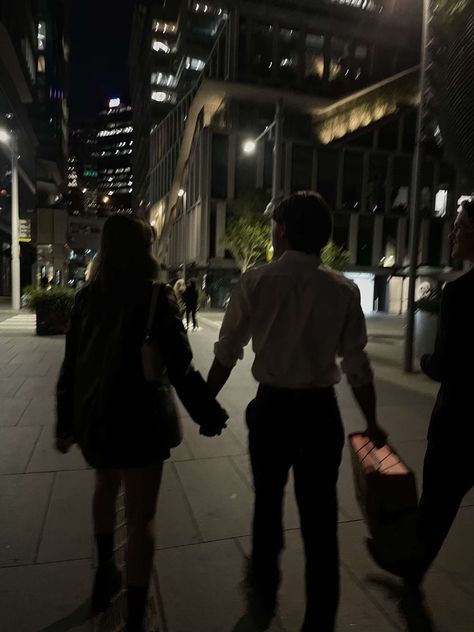 #vibes #coupleportrait #aesthetic Guy Carrying Girl Aesthetic, Couple Meeting, Boyfriend Aesthetic, Relationship Pics, American Gods, Couples Photo, Black Tape, Opposites Attract, The Secret History