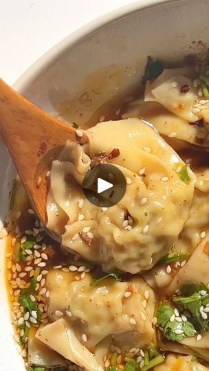 Wonton Noodles, Cooking Pasta, Chilli Oil, A Quiet Life, 50k Views, Korean Dishes, Recipe Videos, Quiet Life, Chili Oil