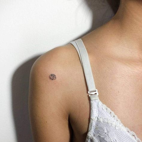 Small shoulder tattoos | Projaqk Small Feminine Shoulder Tattoos, Small Tattoo Shoulder Women, Little Shoulder Tattoos, Tattoo On Front Shoulder, Shoulder Small Tattoo, Small Inner Arm Tattoos For Women, Small Tattoo On Shoulder, Shoulder Tattoo Placement, Fine Line Shoulder Tattoo