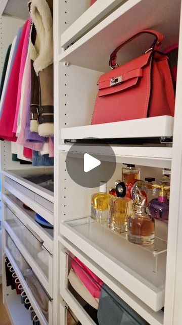 Muken’s Home. Organisation & more on Instagram: "DREAM CLOSET ORGANIZATION 🤍✨️ On termine avec l'organisation des bijoux et accessoires 👒😍💎 Ce n'est pas encore fini mais on a fait le plus gros 🙌🏻 Répondez au sondage 👇🏻 Selon vous, avec ou sans portes ? 🚪

#ikeawardrobe #closettour #ikeacloset #pax #ikeapax #closetorganization #jewelryorganization #closetorganizing #dreamcloset #organisationdressing #garderobeikea #garderobe
Ikea closet organization ideas, Organisation dressing Ikea, Organisation bijoux, Jewelry organization, Clothes organization, Closet organizing" Dressing Organisation Ideas, Closet Organization Walk In, Pax Organisation, Glam Closet Ideas, Purse Organization Closet, Ikea Closet Organization, Dressing Organisation, Small Walkin Closet Ideas, Walkin Closet Ideas