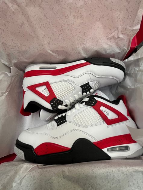 Jordan 4s Gray And Red, Tenis Jordan Retro, Red Color Scheme, Cute Jordans, Jordan 4 Red, Jordan 4’s, Cement Color, Trendy Shoes Sneakers, Nike Fashion Shoes