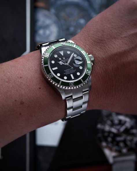 Some late Sunday Submariner shots with the #rolex Kermit 🐸 Having worn the Pelagos a lot recently this feels very different on wrist! But in a good way 👌🏻 Two very different dive watches but I’m glad to have both 😊 If you could only have 1 dive watch what would it be?? Happy Sunday #watchfam 😊🙏 Submariner Watch, Dive Watches, Happy Sunday, Arduino, Be Happy, Time Piece, Rolex, Diving, Technology