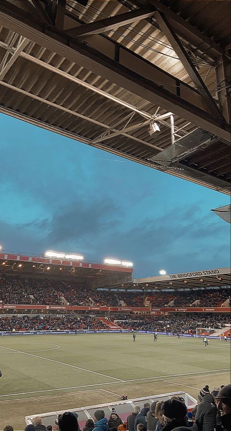 City Ground Nottingham, Nottingham Forest Wallpaper, Pictures For Room, Nottingham Forest Fc, Football Pics, Forest Background, Nottingham Forest, Football Stadiums, Forest Wallpaper