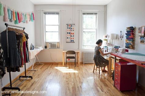 Fabric Design Ideas, Studio Workspace, Fashion Writer, Design Studio Workspace, Room Organizer, Sewing Room Inspiration, Room Designer, Fashion Designer Studio, Sewing Room Design