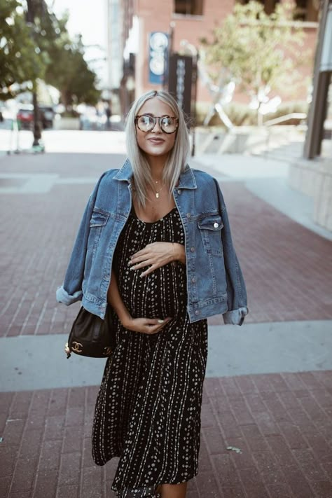 Pregnant Street Style, Preg Outfits, Bump Outfits, Prego Outfits, Dress The Bump, Pregnant Outfit, Maternity Outfit Ideas, Dressing The Bump, Bump Fashion