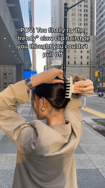 GODESS | Claw Clip | Daily Hair Tutorials on Instagram: "Save and try it out! Claw clips are here to stay 🤍 Follow @godess.ca . . . . . . . . #hairclip #clawclip #hairtutorial #hairstyles #hairfashion #hairtransformation #hairgoals #hairideas #hairstylist #hairlove #hairvideo #hairtrends #naturalhair #hairgrowth #hairvideos #nychair #torontohair #nychairstylist #hairart #longhair #hairtips" How To Do A Claw Clip, Easy Hairstyles With Claw Clip, How To Put Your Hair In A Claw Clip, Easy Claw Clip Hairstyles Long Hair, Claw Clip Bun Long Hair, Clawclip Hairstyle Long Hair, Diy Buns, Claw Clip Hairstyles Easy, Claw Clip Hairstyles Long Hair