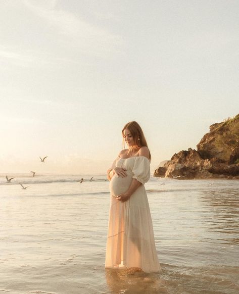 Ocean Maternity Photos, Artsy Maternity Photos, Pregnancy Photos Beach, Pregnancy Photoshoot Beach, Maternity Shoot Beach, Beach Maternity Pictures, Pregnancy Announcement Pictures, Maternity Photography Beach, Maternity Beach