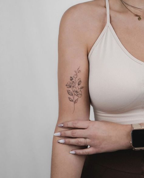 Tattoo Placement Arm, Flower Bouquet Tattoo, Floral Tattoo Shoulder, Rose Shoulder Tattoo, Bouquet Tattoo, Tattoos For Women Flowers, Elbow Tattoos, Writing Tattoos, Flower Tattoo Arm