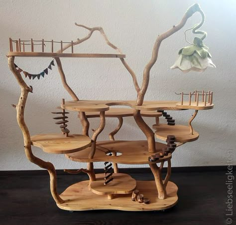 Whimsical Bookshelves, Cute Toys For Kids, Wood Crafts For Kids, Diy Wooden Toys, Wooden Tree House, Gardening Crafts, Wooden Toys Diy, Diy Montessori, Fairy Tree Houses