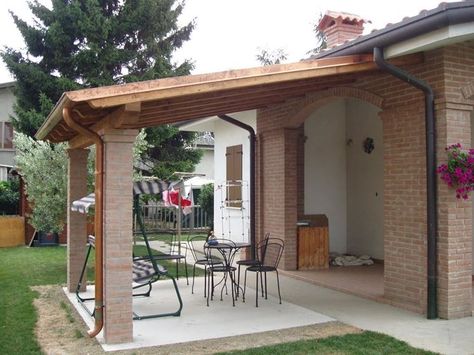 Tettoia in legno e mattoni Carport Patio, Car Box, Backyard Covered Patios, Apartment Balcony Garden, Outdoor Covered Patio, Succulent Garden Design, Outdoor Paradise, Patio Planters, Gazebo Pergola