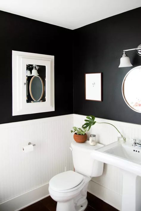 Half Bathroom Ideas Black, Half Bathroom Storage, Black Half Bathroom, Half Bathroom Ideas, Black Tile Bathrooms, White Bathroom Paint, Powder Room Remodel, Bathroom Ideas Black, Black Bathroom Decor