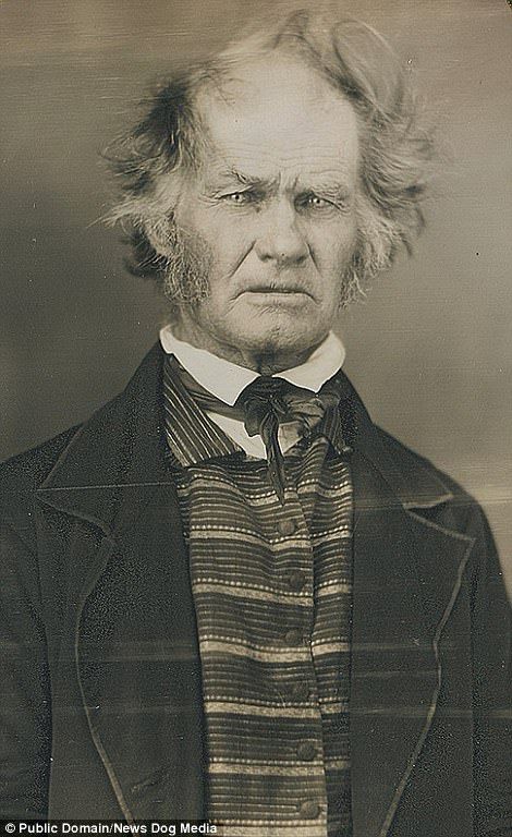 Amazing photographs of elderly New Yorkers in the 1840s | Daily Mail Online Old Portraits, Old Photography, Historical People, Elderly People, Photographs Of People, French Photographers, Amazing Images, Old Photographs, Vintage Portraits