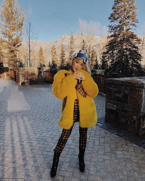 Ariana Grande Winter, Ariana Grande Images, Photo Star, Ariana Grande Outfits, Favourite Season, Ariana Grande Fans, Ariana Grande Cute, Ariana Grande Style, Ariana Grande Wallpaper