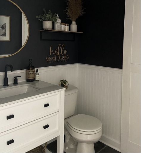 30 Amazing Wainscoting Bathroom Ideas You Will Love Bathroom Dark Grey Walls, Dark Wainscoting, Half Wall Decor, Bathroom Wainscoting Ideas, Half Bath Design, Black Wainscoting, Beadboard Bathroom, Wainscoting Bathroom, Bathroom Paneling