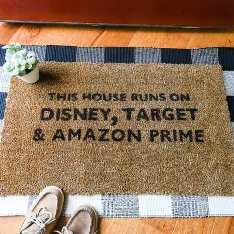 Simply Diy Doormat Ideas, Painted Doormat, Doormat Ideas, Diy Doormat, Freezer Paper Stenciling, Door Mat Diy, Stencil Vinyl, Applique Tutorial, Stencil Projects