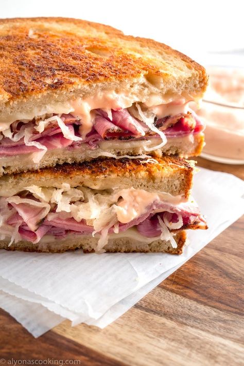 Reuben Recipes, Pastrami Sandwich Recipe, Ruben Sandwich, Reuben Sandwich Recipe, Reuben Sandwich Classic, Pastrami Sandwich, Homemade Sandwich, Reuben Sandwich, Toast Sandwich