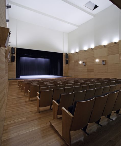 Auditorium And Multifunctional Building / Virai Arquitectos Mini Auditorium Design, Small Auditorium Design, Architecture Auditorium, Small Auditorium, Round Auditorium, Auditorium Architecture, Auditorium Dimensions, University Rooms, Lectures Room