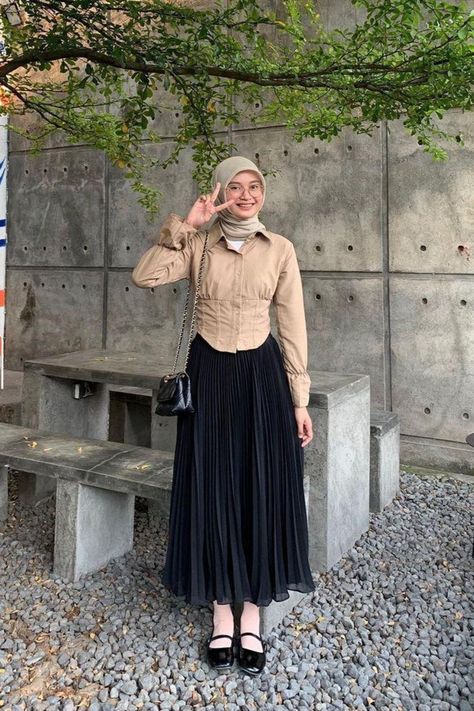 VISITE SITE ! Update Informasi terbaru dari kategori OOTD hijab remaja kekinian. Gaya OOTD Hijab Style Kekinian