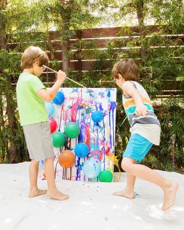 Outdoor Art Projects, Art Projects Middle School, Art Projects For Toddlers, Ideas Painting Canvas, Projects For Toddlers, Letters Tattoo, Balloon Painting, Gif Disney, Balloon Pop