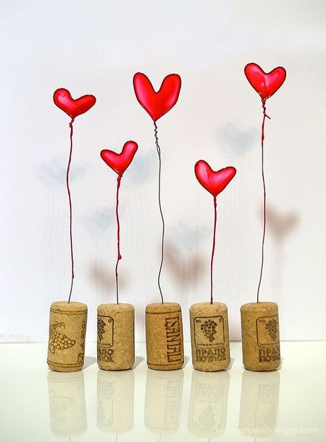 Nail Polish Flowers, Nail Polish Crafts, Hari Valentine, Wine Cork Crafts, Wine Corks, Cork Crafts, Valentine Ideas, Wire Crafts, Heart Nails