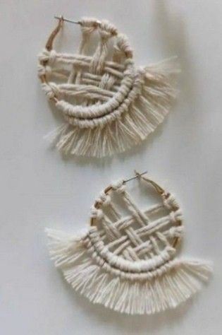 Boho Earring Diy, Macrame Hoop Earrings Tutorial, Macrame Earrings Diy, Macrame Hoop Earrings, Fabric Earring, Macrame Earrings Tutorial, Diy Macrame Earrings, Art Macramé, Macrame Hoop