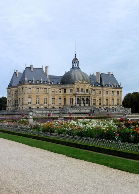 Chateau de Vaux le Vicomte French Palace, Chateau House, Vaux Le Vicomte, Boarding House, Chateau France, French Chateau, Maine House, Wizarding World, My Dream Home