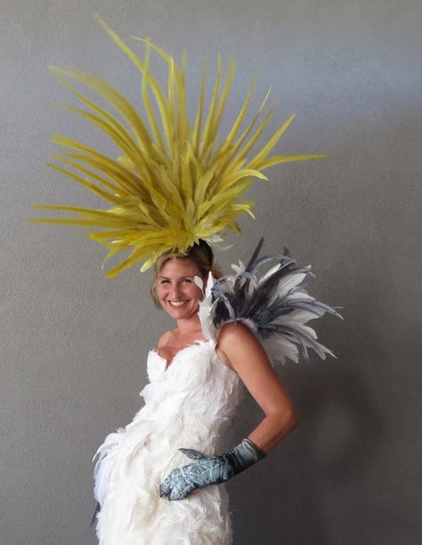 COCKATOO DRESS & HEADRESS | Costume Bird Of Paradise Costume, Cockatoo Costume, Diy Bird Costume, Feather Costume, Diy Costumes Women, Crazy Dresses, Bird Costume, Diy Birds, Creative Costumes