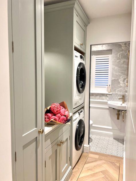 Small Utility Room With Toilet, Utility Corridor, Utility Toilet, Laundry Lounge, Glass Pocket Door, Tiny Laundry, Best Kitchens, Tiny Laundry Rooms, Pentathlon