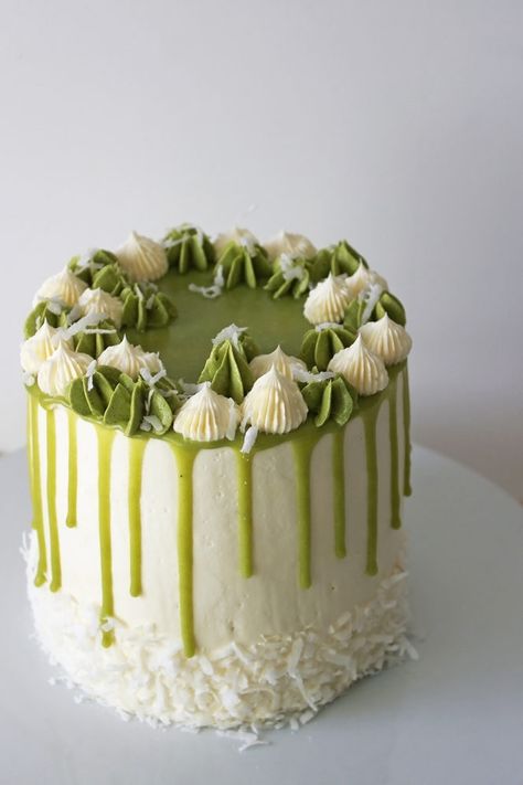 Matcha Coconut Cake - Oh Sweet Day! Blog Pandan Cake Decoration, Matcha Birthday Cake, Cake Matcha, Green Tea Dessert, Husbands Birthday, Matcha Coconut, Pandan Cake, Cake Coconut, Coconut Buttercream