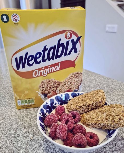 #Weetabix #Supermornings Weetabix Bowl, Weetabix Cereal, Beautiful Eyes Pics, Yogurt, Cereal, Bowl, Healthy Recipes