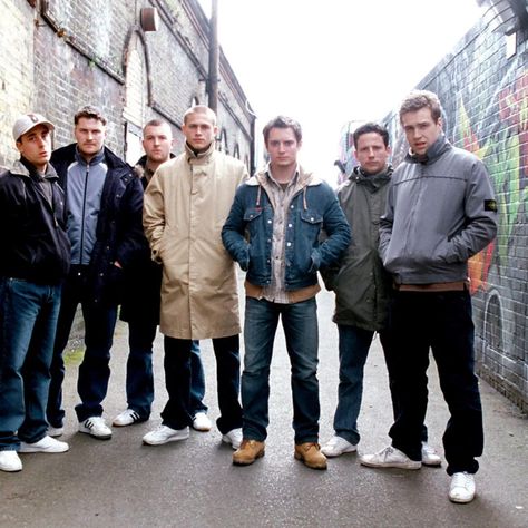 British Hooligan Style, Green Street Hooligans Wallpaper, Hooligans Football Casual, Hooligans Style, Football Hooliganism, Football Hooligan, Adidas La Trainer, Ratu Elizabeth, Football Casual Clothing