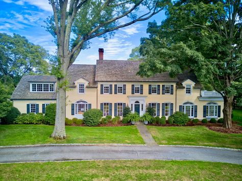 New Canaan, Aesthetic Vintage, Curb Appeal, 4 Beds, The 4, A 4, Home And Family, Built In, Dream House