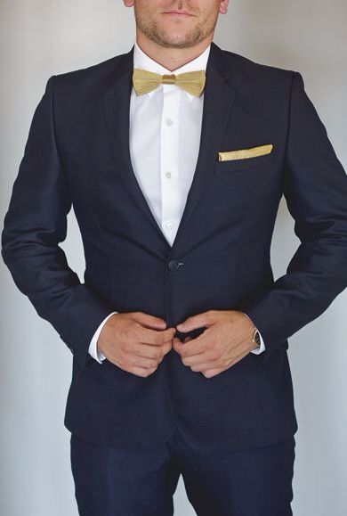 Navy Blue Suit with Gold Bow-Tie Navy Gold Wedding, Costume Beige, Navy Blue And Gold Wedding, South African Weddings, Suits Men, Groomsmen Suits, Groomsmen Attire, Navy Wedding, The Perfect Guy