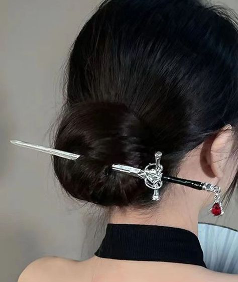 Hairpin Hairstyle, Witchy Hair, Celtic Hair, Gothic Hairstyles, Hair Accessories Clips, Retro Girls, Women Diy, Hair Sticks, Hair Ornaments