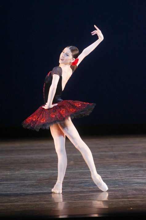 Paloma Herrera as Kitri from ABT's 'Don Quixote' - Photo by Rosalie O'Connor. Kitri Ballet, Ballet Character, Ballet Stuff, Ballet Russe, Ballet Tutus, Ballerina Art, Ballet Poses, American Ballet Theatre, Art Of Dance