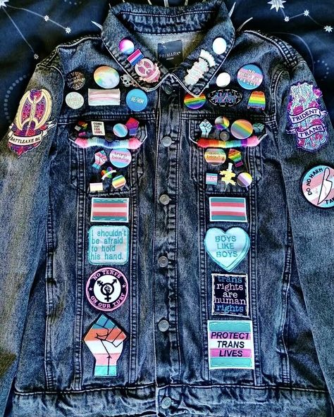 Jean Jacket With Pins Outfits, Pride Battle Jacket, Battle Jackets Punk, Denim Jacket With Patches And Pins, Emo Denim Jacket, Jean Patch Jacket, Queer Battle Jacket, Battle Vest Patches, How To Make A Battle Jacket