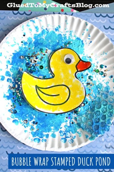 Bubble Wrap Stamped Duck Pond Craft Idea For Kids - Glued To My Crafts Yellow Duck Craft Preschool, Bubble Crafts For Toddlers, Bubble Wrap Activities For Toddlers, 2 Year Crafts Toddlers, Duck Activity Preschool, Duck Activities For Kids, Pond Crafts For Toddlers, Duck Preschool Craft, Pond Animals Preschool Crafts