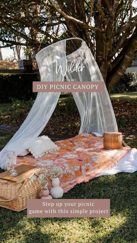 Outdoor Backyard Party Decor, White And Gold 80th Birthday Party, Backyard Picnic Date Night, Birthday Decorations Backyard, Creative Picnic Ideas, Picnic In Backyard, Romantic Backyard Picnic, Boho Picnic Party Backyards, Work Wedding Shower Ideas