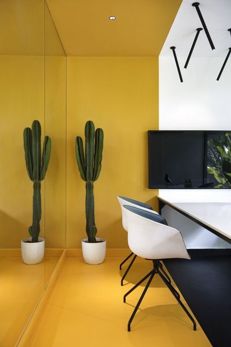 Interior Design Yellow, Art Deco Colors, Yellow Office, Office Design Inspiration, Aesthetic Living Room, Modern Office Design, Yellow Interior, Creative Office, Space Interiors