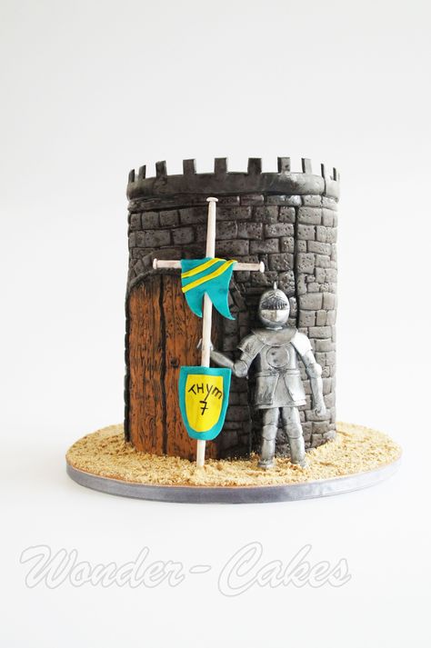 Knight Cake Castle Theme Cake, Knight Birthday Cake, Knight Cake, 6th Birthday Cakes, Knight Party, Decor Themes, Castle Designs, Halloween Cakes, Cake Decor