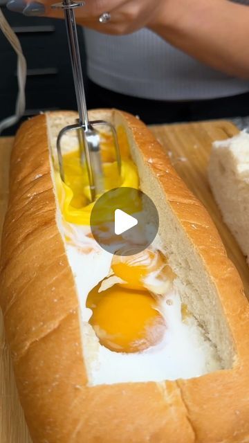 CIRQNAMICS on Instagram: "How did I not know about this before?😱 #bread #eggs #breakfast #food" Bread Loaf Recipes, Brunch Egg Dishes, Breakfast Video, Breakfast Brunch Party, Frosty Recipe, Wisdom Quotes Funny, Asian Appetizers, Baked Breakfast, Baked Breakfast Recipes