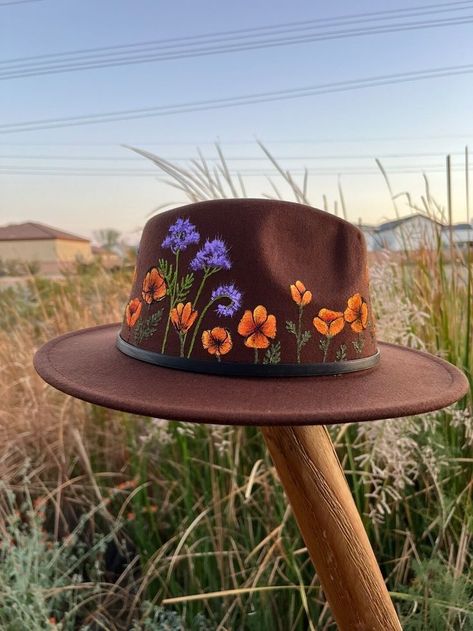 Painted Hats For Women, Boho 2024, Burning Hats, Burnt Hats, Baby Pixie Hat, Decorated Hats, Sun Vibes, Fedora Hats For Women, Rodeo Mom