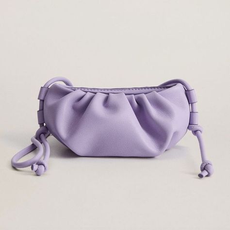 Mango Pleated Volume Mini Bag Mango Bags, 90s Shoulder Bag, Handbag Trends, Spring Outfits For School, Big Handbags, Metallic Handbags, Cloud Bag, Purple Bag, Style Makeover