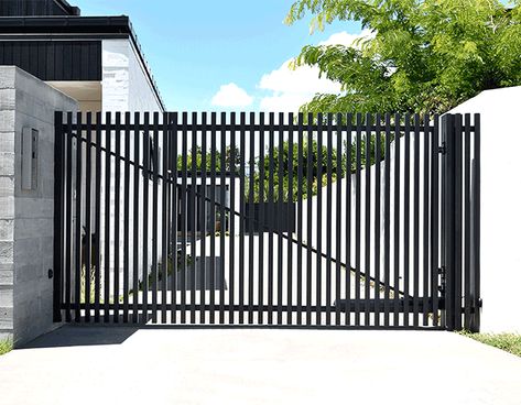 InStyle Gates - Automatic Driveway Gates - Auckland - Images Carport Gate, Modern Gates Driveway, Courtyard Office, House Front Gate, Aluminum Driveway Gates, Automatic Gates Driveways, Metal Gates Design, Fence Wall Design, Grill Gate Design