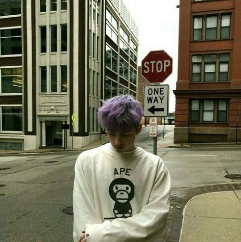 Light Purple Hair Men, Men With Purple Hair, Pink Hair Guy, Boys Colored Hair, Light Purple Hair, Mens Hairstyles Thick Hair, Men Hair Color, Wacky Hair, Hair Color Purple