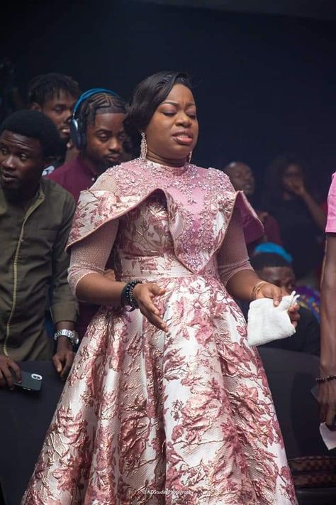 Latest Brocade Dress Styles, Brocade Gown Styles, Damask Styles For Nigerian Women, Damask Gown Styles, Brocade Styles For Women, Damask Dress Styles Nigeria, African Dresses For Women Church, Brocade Dress Styles, Pink Brocade Dress