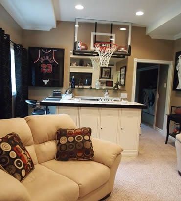 Have a beer with the game! Bar Ideas Apartment, Cool Man Cave, Man Cave Basement Ideas, Home Bar Ideas, Sports Man Cave, Cave Basement, Cool Man, Man Cave Basement, Cave House