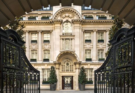 London’s Cocoon of Luxury: This Hotel Goes a Step Beyond With Personal Butlers and Jaguar Chauffeur Service Rosewood London, Convent Garden, Rosewood Hotel, Most Luxurious Hotels, London Hotels, Conde Nast Traveler, Top Hotels, Covent Garden, Saint Tropez