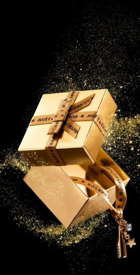 color>black&gold Merry Christmas Darling, Christmas Packages, Black Gold Christmas, Chirstmas Decor, Black Gold Jewelry, Gold Christmas, Christmas Colors, Christmas Spirit, Black Backgrounds