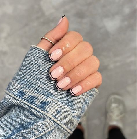 Short Monochrome Nails, Simple Nails Acrylic Black, Black Nails Ideas Matte, Black Nails Designs Short, Coffin Black French Tip Nails, Nails Inspiration Black And White, Black And White Nails Simple, Short Black Nails Ideas, Nails Inspiration Black